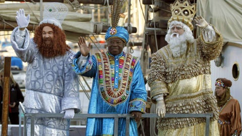 Los Reyes Magos de Oriente llegan a Barcelona a trav&eacute;s del puerto