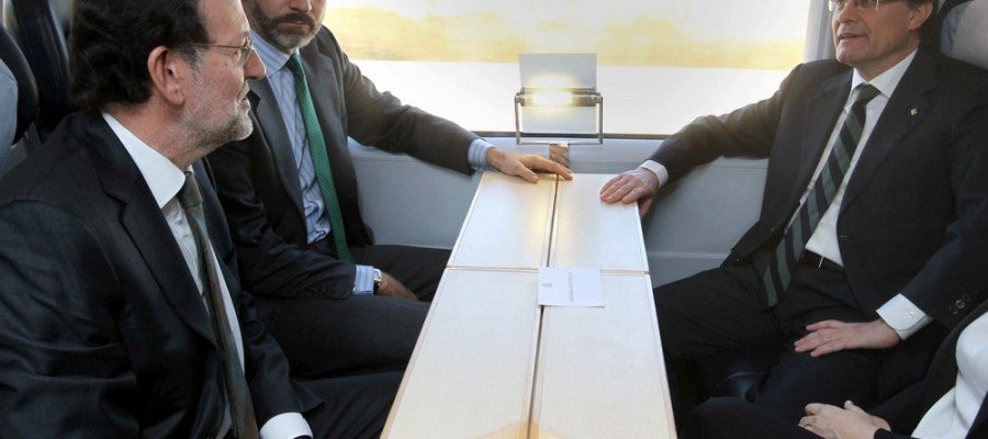 Rajoy, Mas y el Príncipe Felipe en la inauguración del AVE a Girona Rajoy, Mas y el Príncipe Felipe en la inauguración del AVE a Girona