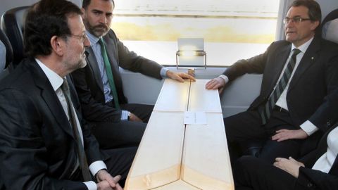 Rajoy, Mas y el Pr&iacute;ncipe Felipe en la inauguraci&oacute;n del AVE a Girona