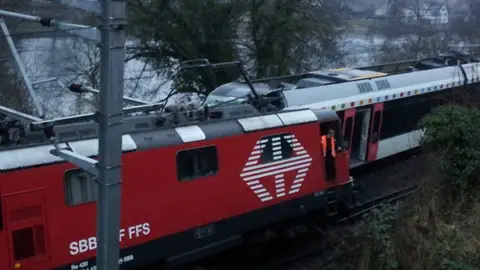 Colisión de dos trenes en Suiza Colisión de dos trenes en Suiza