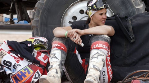 Laia Sanz, en un descanso entre etapas