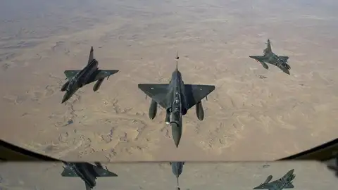 Aviones vuelan sobre Mali Aviones vuelan sobre Mali