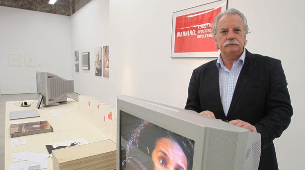 Pamplona en la Onda 16/01: Moisés Pérez de Albéniz cierra su galería de la calle Larrabide de Pamplona y emprende un nuevo proyecto en Madrid. Hablamos con él en Pamplona en la Onda de los motivos que le han llevado a tomar esa decisión después de quince años de trabajo Pamplona en la Onda 16/01: Moisés Pérez de Albéniz cierra su galería de la calle Larrabide de Pamplona y emprende un nuevo proyecto en Madrid. Hablamos con él en Pamplona en la Onda de los motivos que le han llevado a tomar esa decisión después de quince años de trabajo