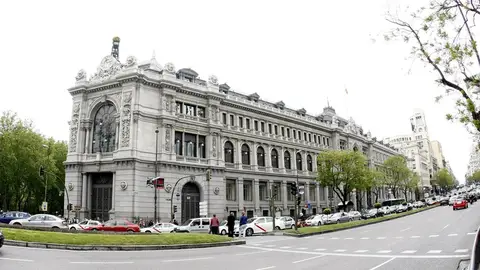Vista de la fachada del Banco de España. Vista de la fachada del Banco de España.