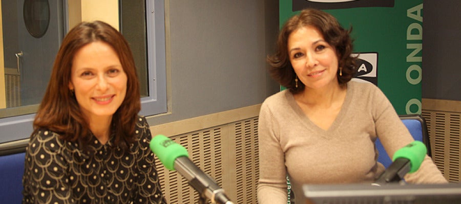Aitana Sánchez Gijón junto a Isabel Gemio Aitana Sánchez Gijón junto a Isabel Gemio