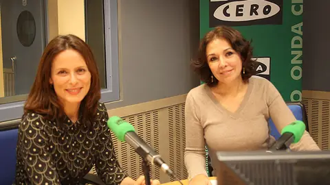 Aitana Sánchez Gijón junto a Isabel Gemio Aitana Sánchez Gijón junto a Isabel Gemio