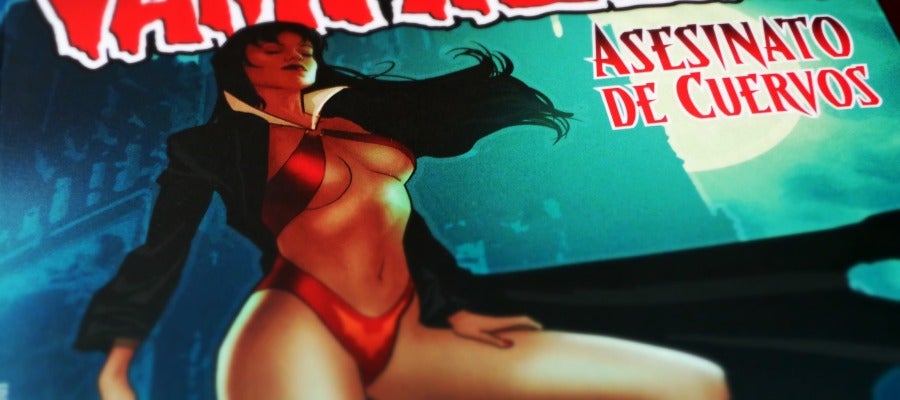 Portada de 'Vampirella. Asesinato de Cuervos', que edita Panini Comics. Portada de 'Vampirella. Asesinato de Cuervos', que edita Panini Comics.