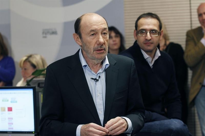 Tertulia: ¿Son buenos los pactos o mera estrategia política? Tertulia: ¿Son buenos los pactos o mera estrategia política?
