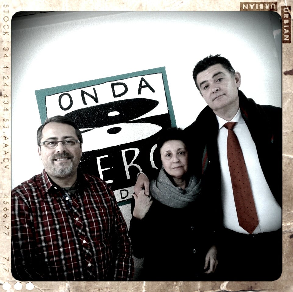 Hoy en nuestro programa hemos tenido nuestra tertulia semanal. Hoy en nuestro programa hemos tenido nuestra tertulia semanal.