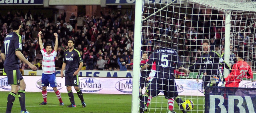 El Granada marca un gol al Real Madrid El Granada marca un gol al Real Madrid
