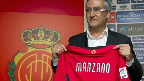 Gregorio Manzano, en su presentación con el Mallorca Gregorio Manzano, en su presentación con el Mallorca