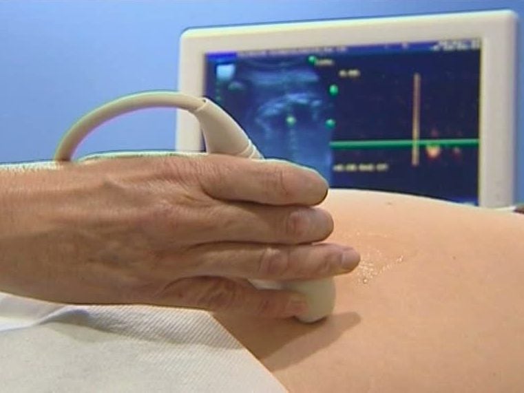 Doctor Francisco Carmona: "No ver a la mujer como un útero sino como un ser completo, ha sido un cambio muy importante" Doctor Francisco Carmona: "No ver a la mujer como un útero sino como un ser completo, ha sido un cambio muy importante"