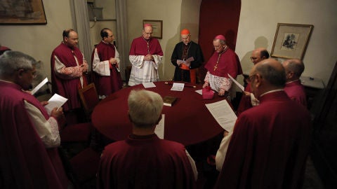 Cardenal Tarcisio Bertone, secretario de Estado Vaticano y actual camarlengo.