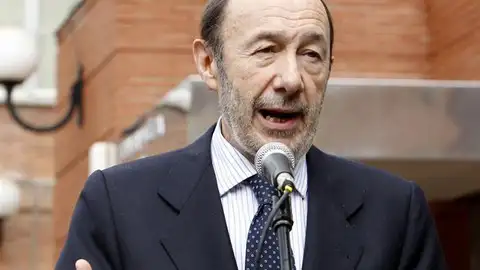 Alfredo Pérez Rubalcaba después de visitar al Rey Alfredo Pérez Rubalcaba después de visitar al Rey