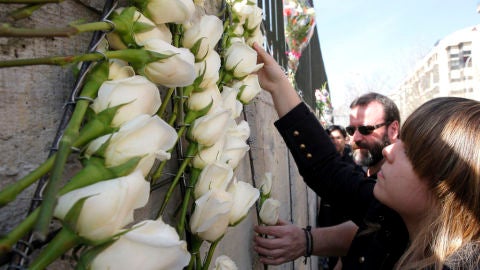 Familiares y v&iacute;ctimas del 11-M en un homenaje