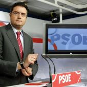 Óscar López durante una rueda de prensa