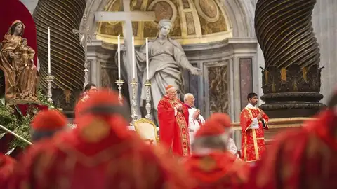 El cardenal Angelo Sodano oficia la misa votiva "Pro eligendo Pontifice" El cardenal Angelo Sodano oficia la misa votiva "Pro eligendo Pontifice"