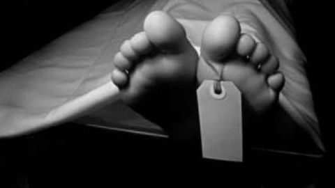 Cad&aacute;ver en un dep&oacute;sito