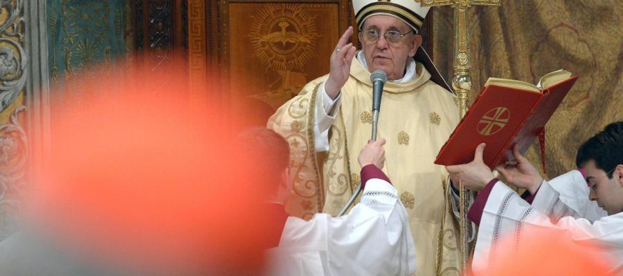 El papa Francisco oficia su primera misa como sumo pontífice en la Capilla Sixtina El papa Francisco oficia su primera misa como sumo pontífice en la Capilla Sixtina