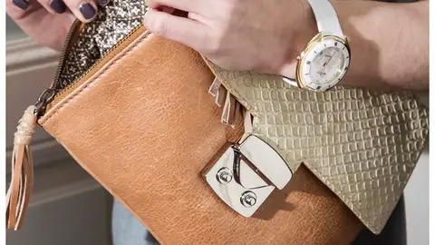 Un bolso con bolsillos secretos Un bolso con bolsillos secretos