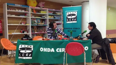 Charlamos con el alcalde de Astillero, Carlos Cortina Charlamos con el alcalde de Astillero, Carlos Cortina