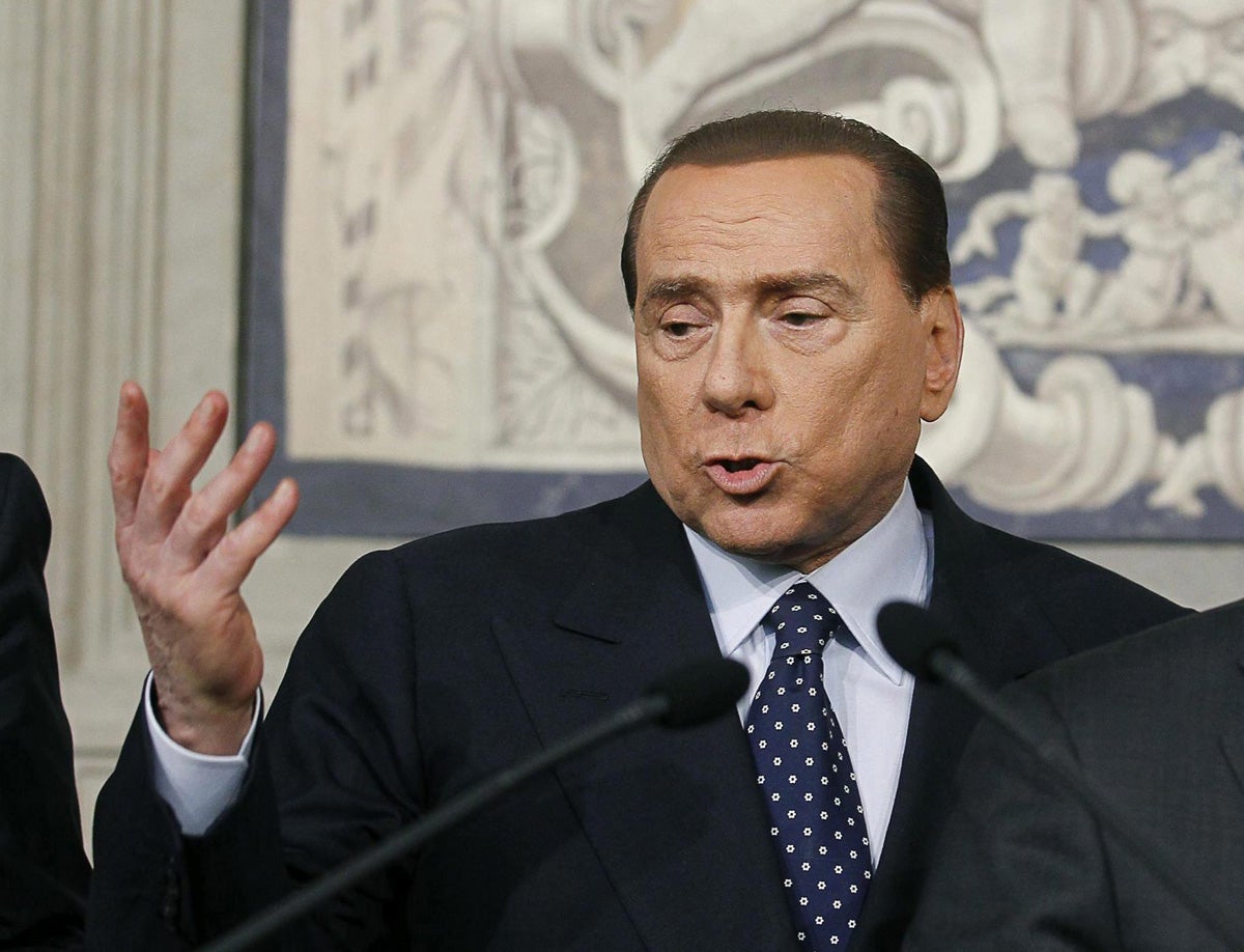 Berlusconi deja de ser propietario del Milan tras vender el club a un magnate chino Berlusconi deja de ser propietario del Milan tras vender el club a un magnate chino