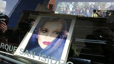El cortejo f&uacute;nebre de Sara Montiel corta las calles de Madrid