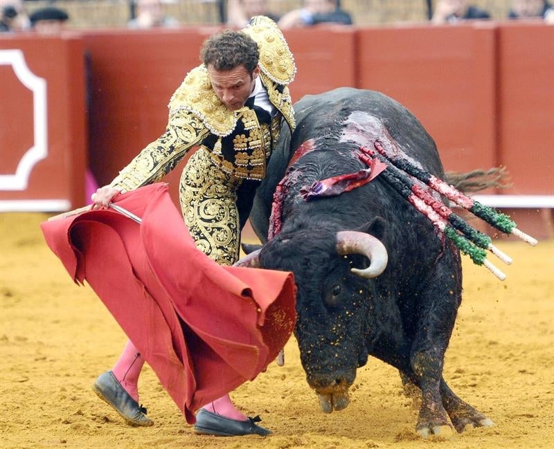 Aquí en la Onda. Navarra. Antonio Ferrera: "La de Sevilla ha sido una de las faenas más profundas de mi carrera". Aquí en la Onda. Navarra. Antonio Ferrera: "La de Sevilla ha sido una de las faenas más profundas de mi carrera".
