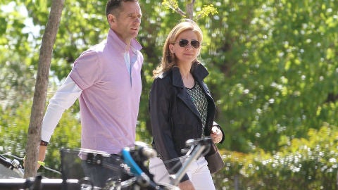 La Infanta Cristina e I&ntilde;aki Urdangar&iacute;n por las calles de Barcelona