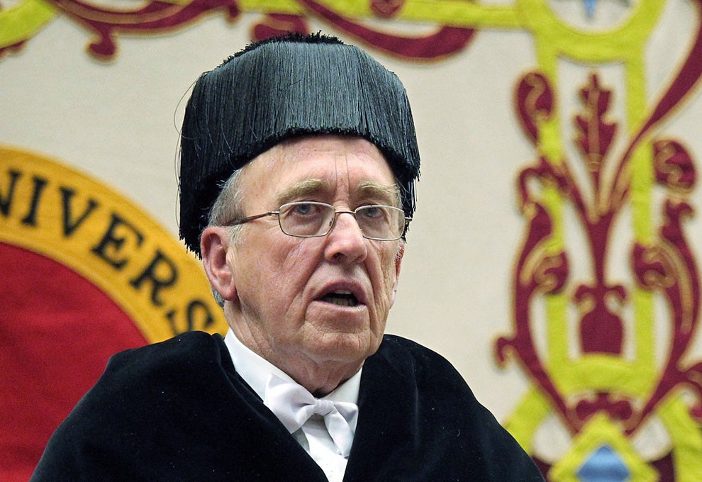 Pamplona en la Onda 17/04: Pedro Burillo se muestra totalmente satisfecho y agradecido por la concesión de la medalla de oro de la Universidad Pública de Navarra, que recogerá el viernes dentro de los actos del Día de la Universidad, después de una trayectoria de 25 años ligado al centro académico. Pamplona en la Onda 17/04: Pedro Burillo se muestra totalmente satisfecho y agradecido por la concesión de la medalla de oro de la Universidad Pública de Navarra, que recogerá el viernes dentro de los actos del Día de la Universidad, después de una trayectoria de 25 años ligado al centro académico.