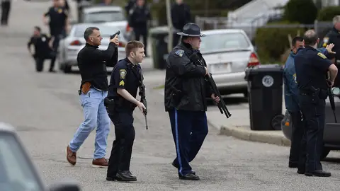 La policía acorrala a los sospechosos de los atentado del maratón de Boston La policía acorrala a los sospechosos de los atentado del maratón de Boston