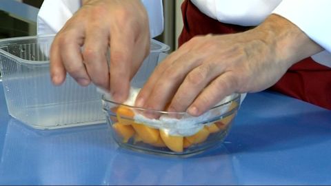 Un truco para evitar que la fruta se oxide en el tupper