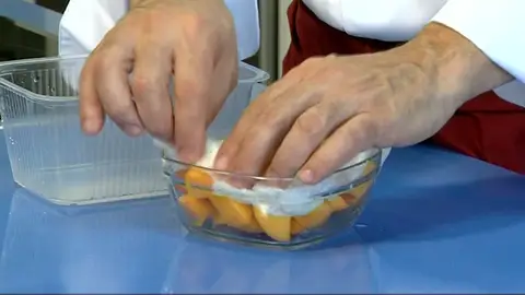 Un truco para evitar que la fruta se oxide en el tupper Un truco para evitar que la fruta se oxide en el tupper