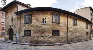 Pamplona en la Onda 24/04. Hoy se ha presentado el libro "La Cámara de Comptos: historias de la casa más antigua de Pamplona y su entorno", escrito por el responsable de comunicación de la Cámara, Fermín Erbiti Pamplona en la Onda 24/04. Hoy se ha presentado el libro "La Cámara de Comptos: historias de la casa más antigua de Pamplona y su entorno", escrito por el responsable de comunicación de la Cámara, Fermín Erbiti