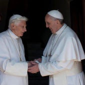 Benedicto XVI y Francisco, en El Vaticano