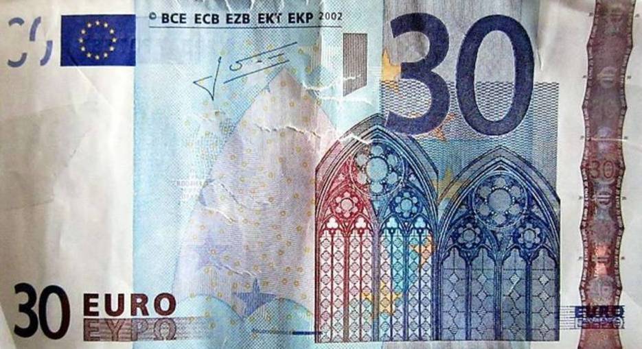 Paga con un billete de 30 euros y le devuelven el cambio: ¿verdadero o bulo? Paga con un billete de 30 euros y le devuelven el cambio: ¿verdadero o bulo?