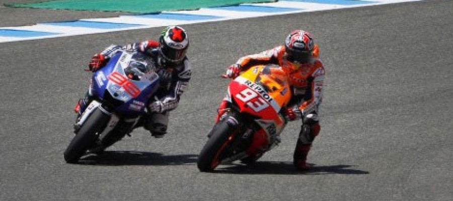 Marc Márquez choca con Jorge Lorenzo Marc Márquez choca con Jorge Lorenzo