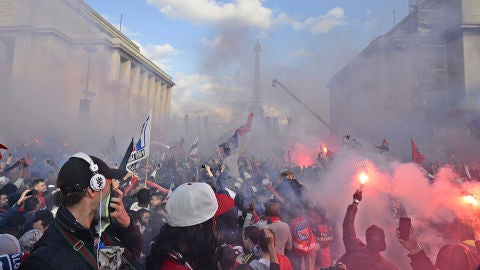 Los ultras en la celebraci&oacute;n del t&iacute;tulo liguero del Par&iacute;s Saint-Germain