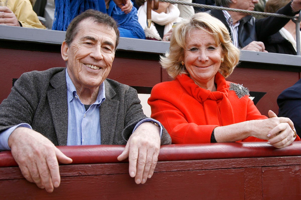 Fernando Sánchez-Dragó: "Celebré el nombramiento de Esperanza Aguirre con champán y una galletita de Marihuana" Fernando Sánchez-Dragó: "Celebré el nombramiento de Esperanza Aguirre con champán y una galletita de Marihuana"