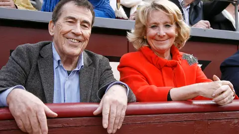 Sánchez Dragó y Esperanza Aguirre, ambos súper sonrientes Sánchez Dragó y Esperanza Aguirre, ambos súper sonrientes