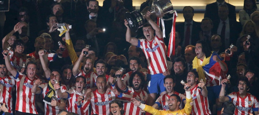 El Atlético levanta la Copa en la última edición del torneo El Atlético levanta la Copa en la última edición del torneo