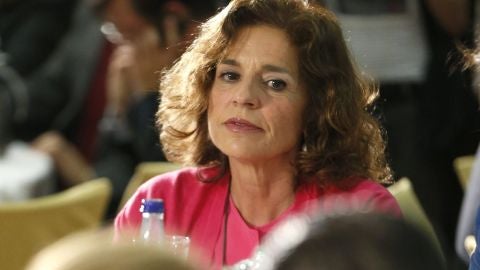 Ana Botella mira a otros l&iacute;deres del PP