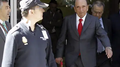 Emilio Botín a su salida de la Audiencia Nacional. Emilio Botín a su salida de la Audiencia Nacional.