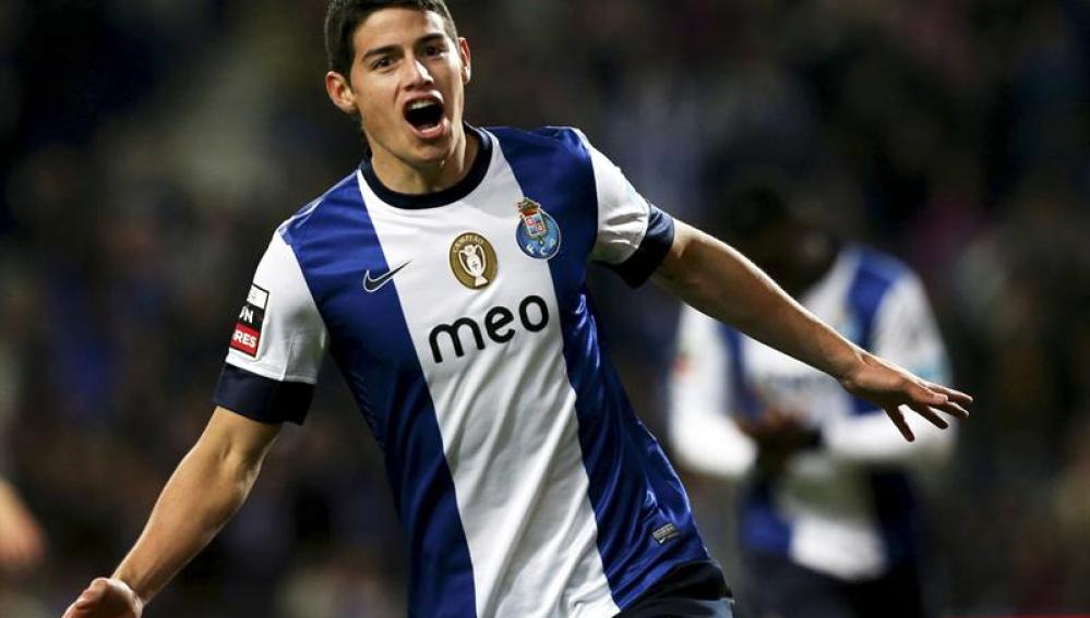 James Rodríguez celebrando un gol con el Oporto, equipo del que ha sido traspasado al Mónaco