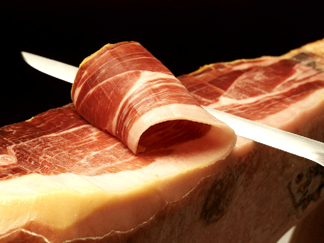 Cortando jamón Cortando jamón