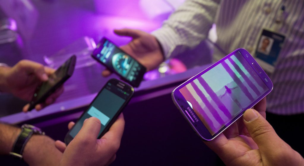 La era digital: ¿Los smartphones hacen enfermar? La era digital: ¿Los smartphones hacen enfermar?
