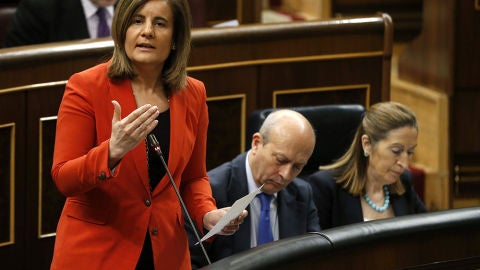 La ministra de Empleo y Seguridad Social, F&aacute;tima B&aacute;&ntilde;ez, durante una intervenci&oacute;n en la sesi&oacute;n de control 