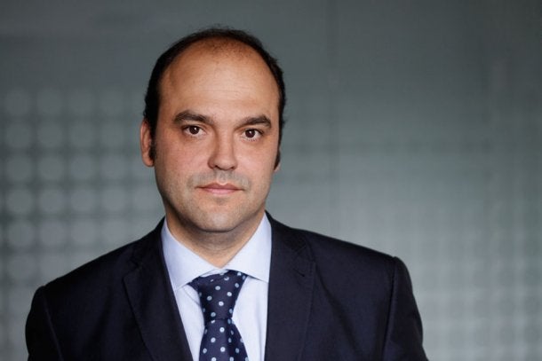 José Carlos Díez: “Merkel pretende apagar con cubos un incendio para el que se debe usar hidroaviones” José Carlos Díez: “Merkel pretende apagar con cubos un incendio para el que se debe usar hidroaviones”