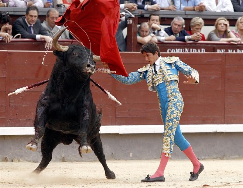 Toros con Pedro Javier Cáceres: "Puerta Grande de Castella en Valencia" Toros con Pedro Javier Cáceres: "Puerta Grande de Castella en Valencia"