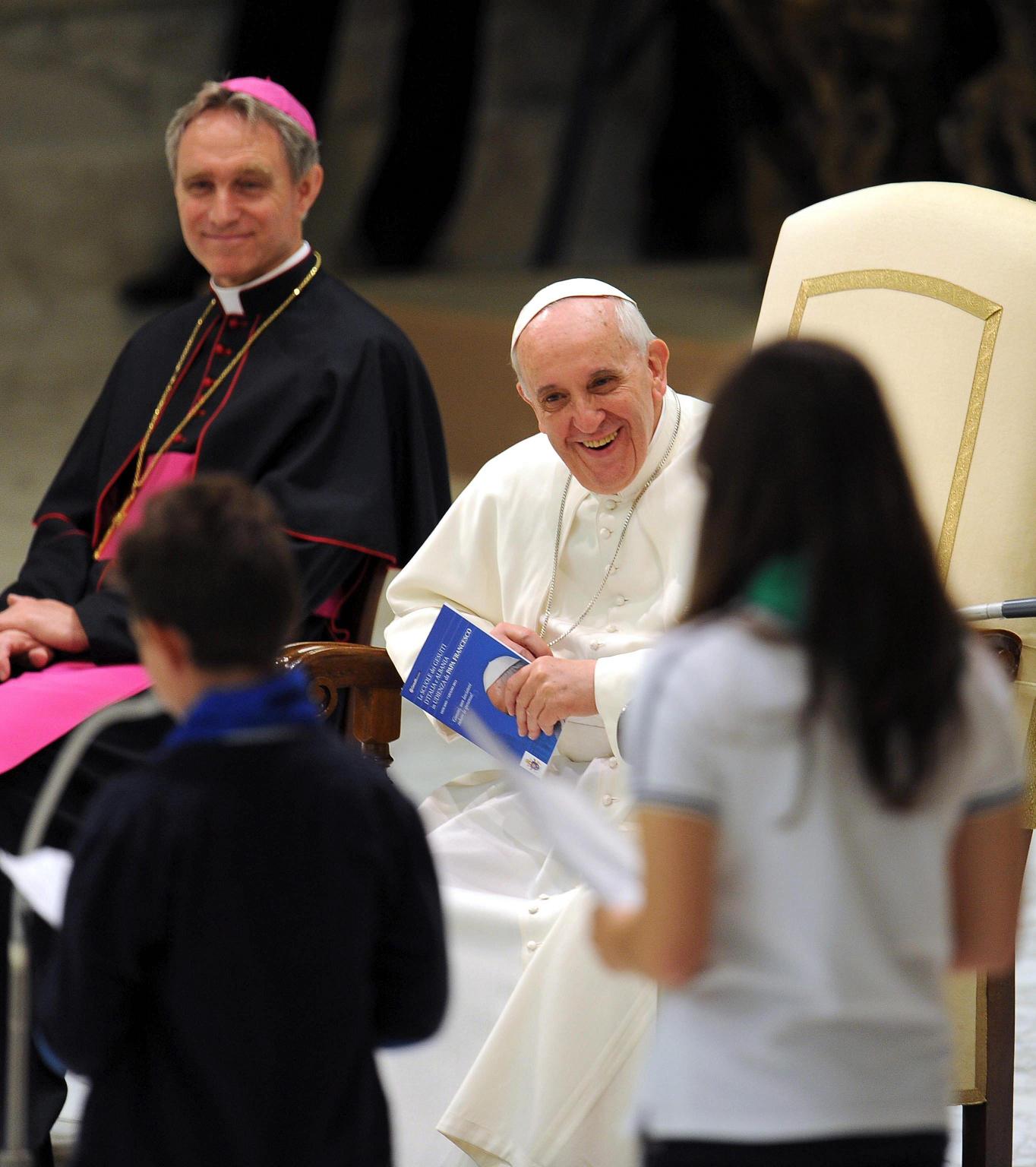 Nieva sobre Pekín: 100 días del Papa Francisco Nieva sobre Pekín: 100 días del Papa Francisco